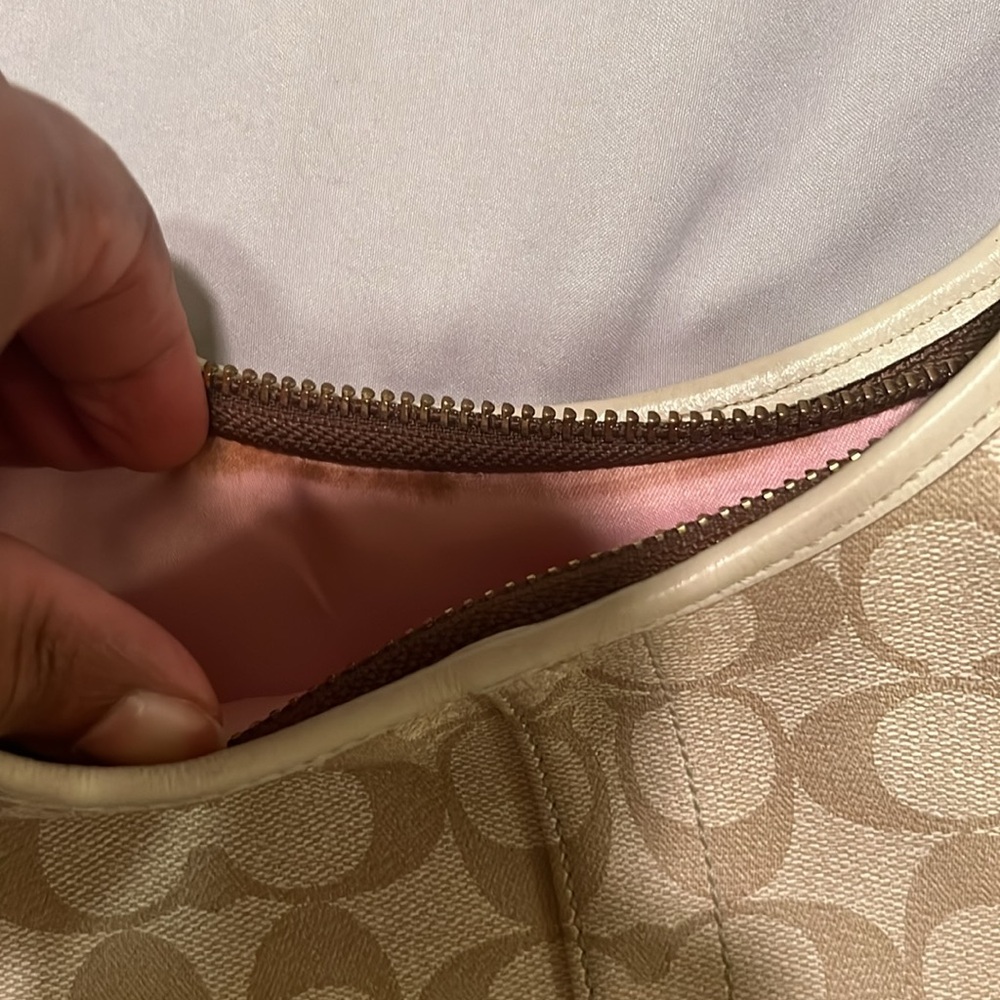 Authentic Coach Handbag! - Picture 11 of 14